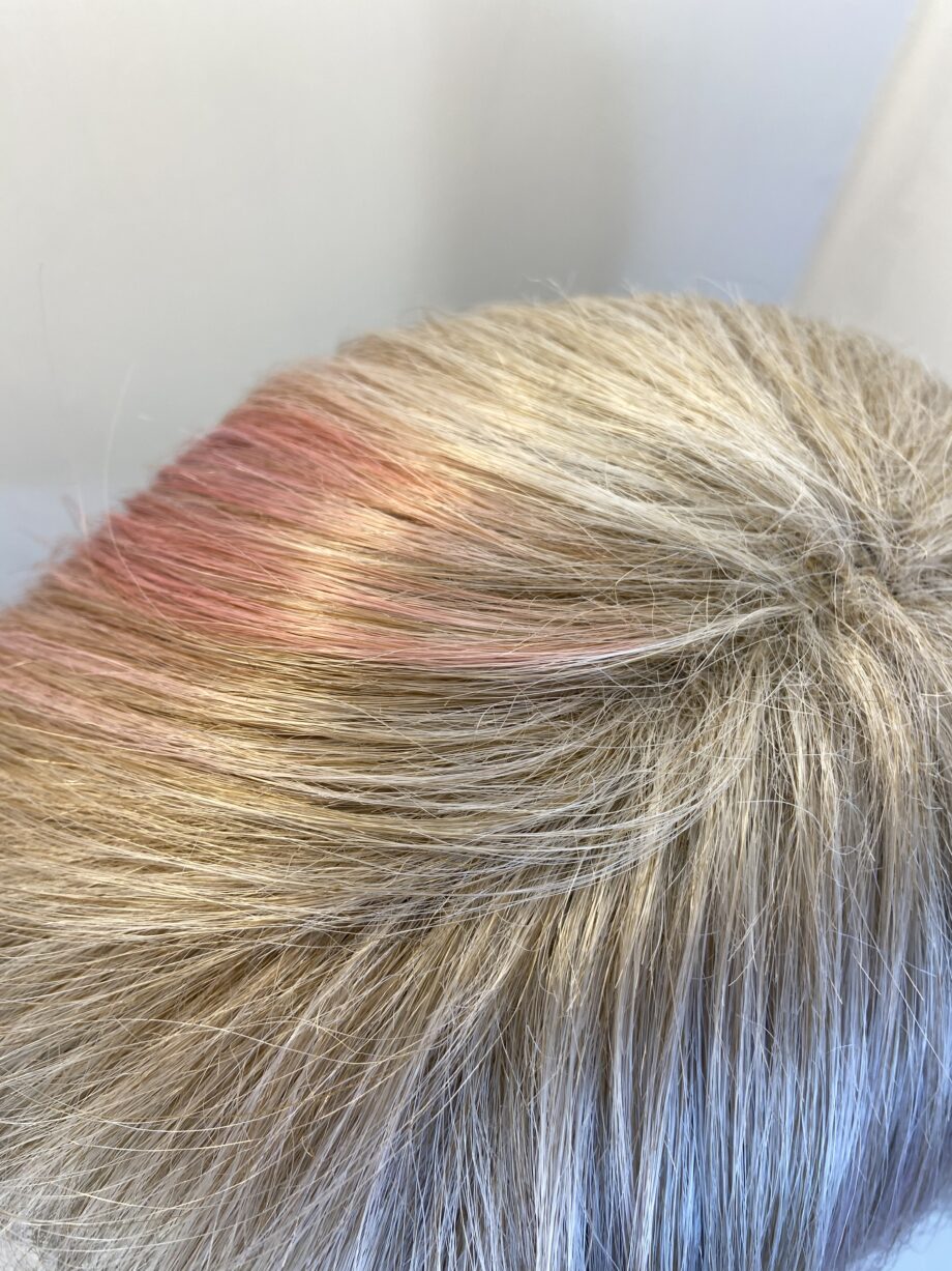 Blonde with pink flash. Bpinkms904