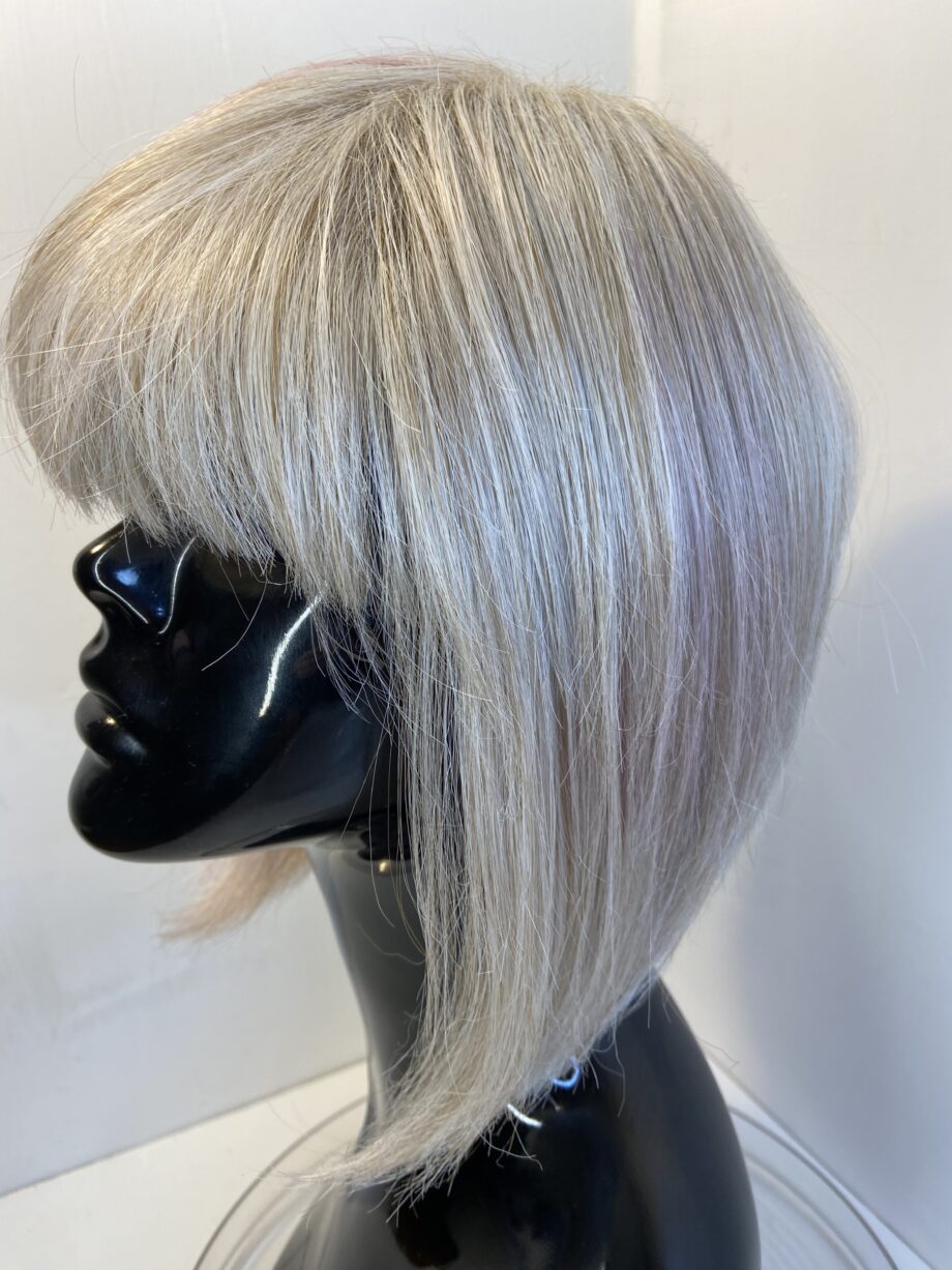 Blonde with pink flash. Bpinkms904