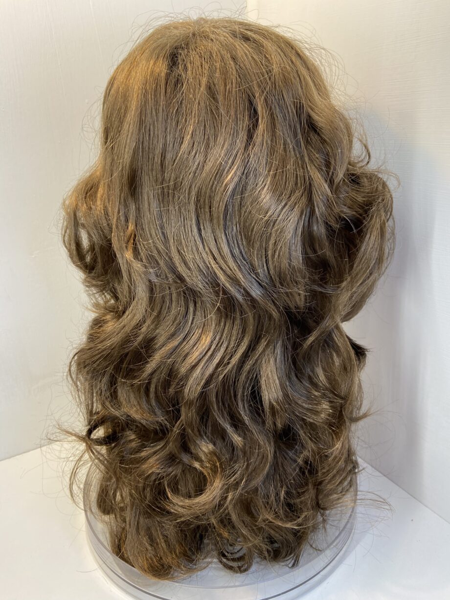 New brown long wavy wig. Bbrlw348