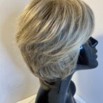 Stylish blonde wig. Blms543