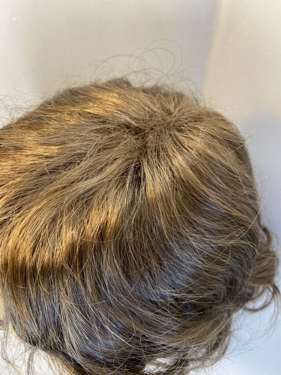 New brown long wavy wig. Bbrlw348
