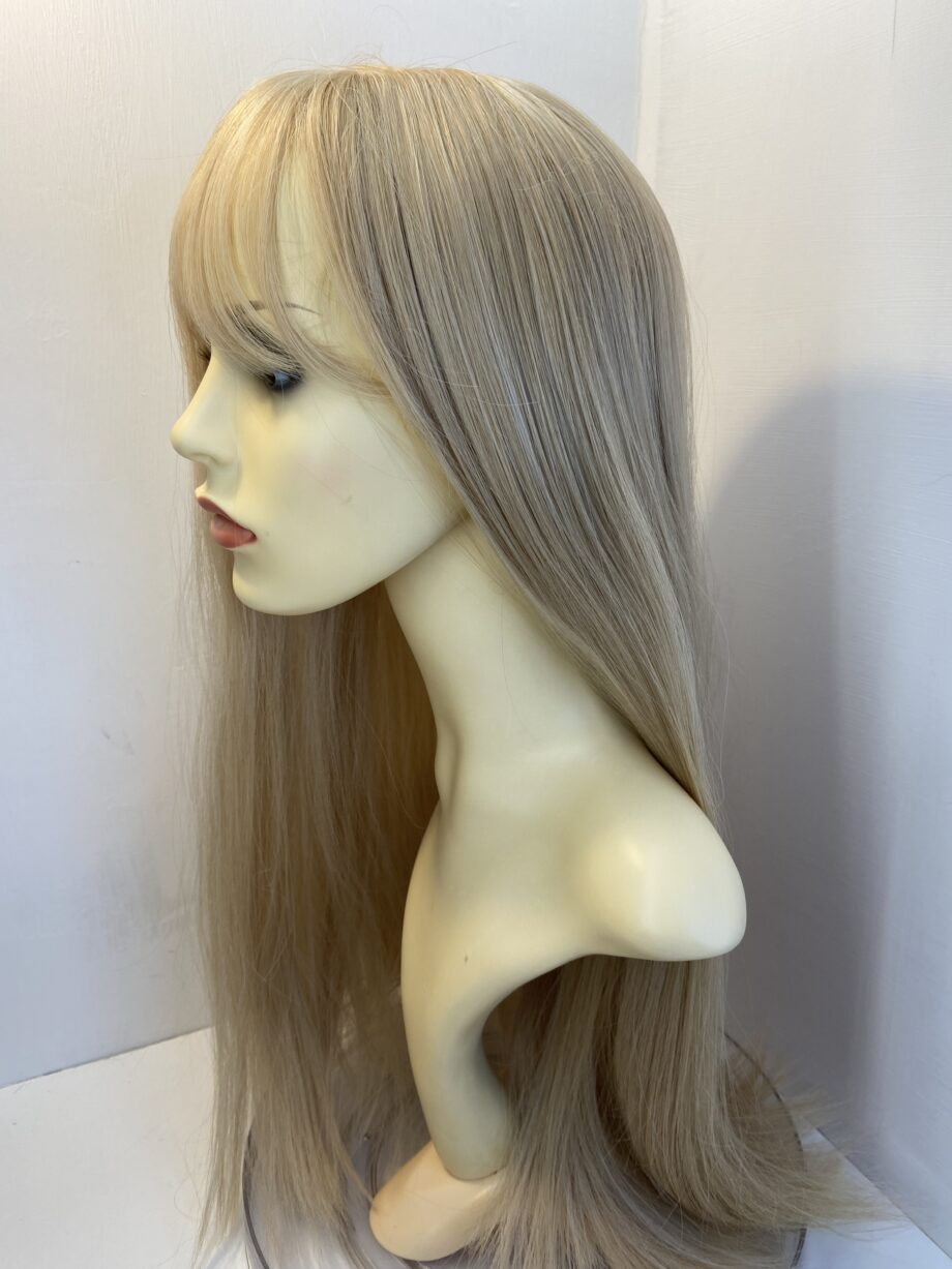 New extra long blonde wig. Bblls347