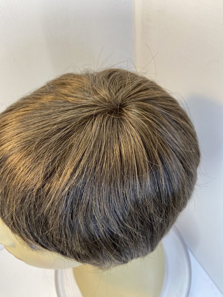 Very natural short brown wig. Brss631