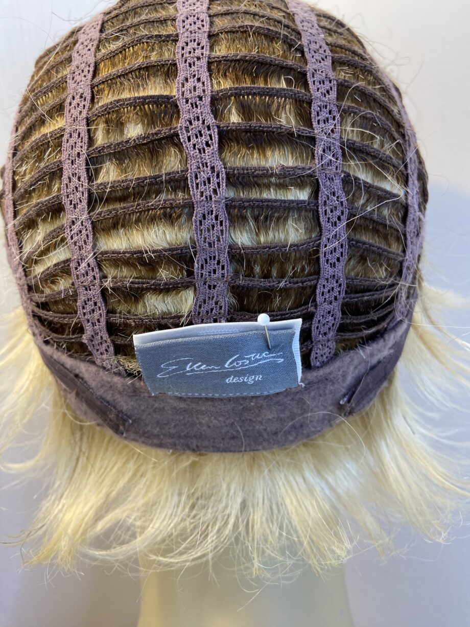 Rooted blonde Elle Willie boxed wig. Bblss345