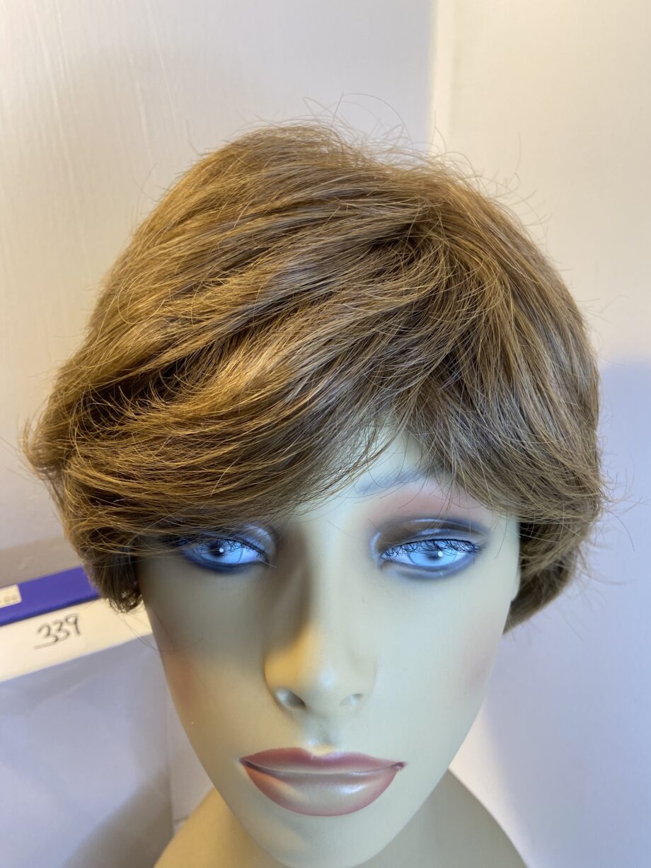 Super soft brown new wig. Bbrsw339