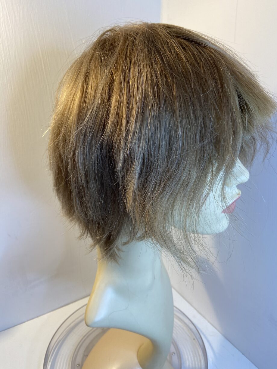 Funky soft highlighted soft cap  wig. Brmw616