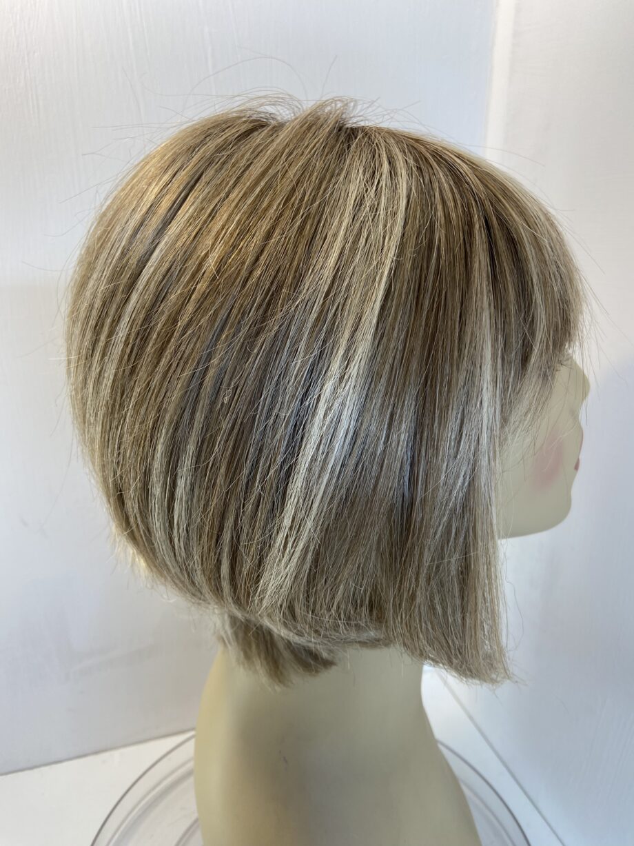 Rooted blonde Noriko collection wig. Blms77
