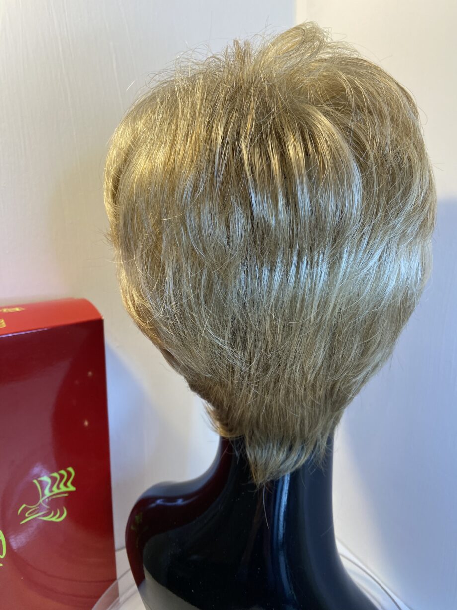 Rene of Paris creamy toffee blonde wig. Bblss333