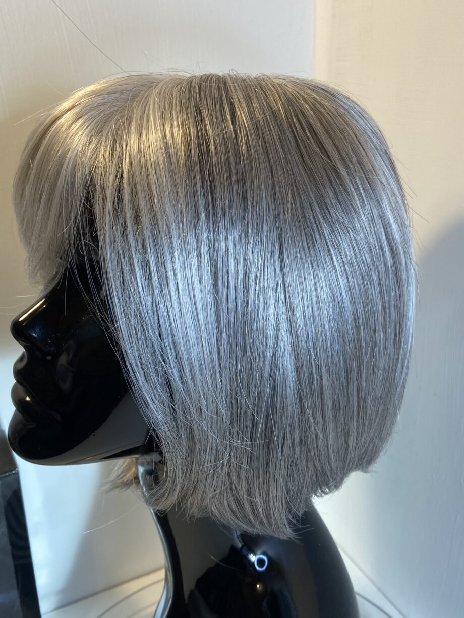 Silver grey mid length designer boxed wig. Bgms327