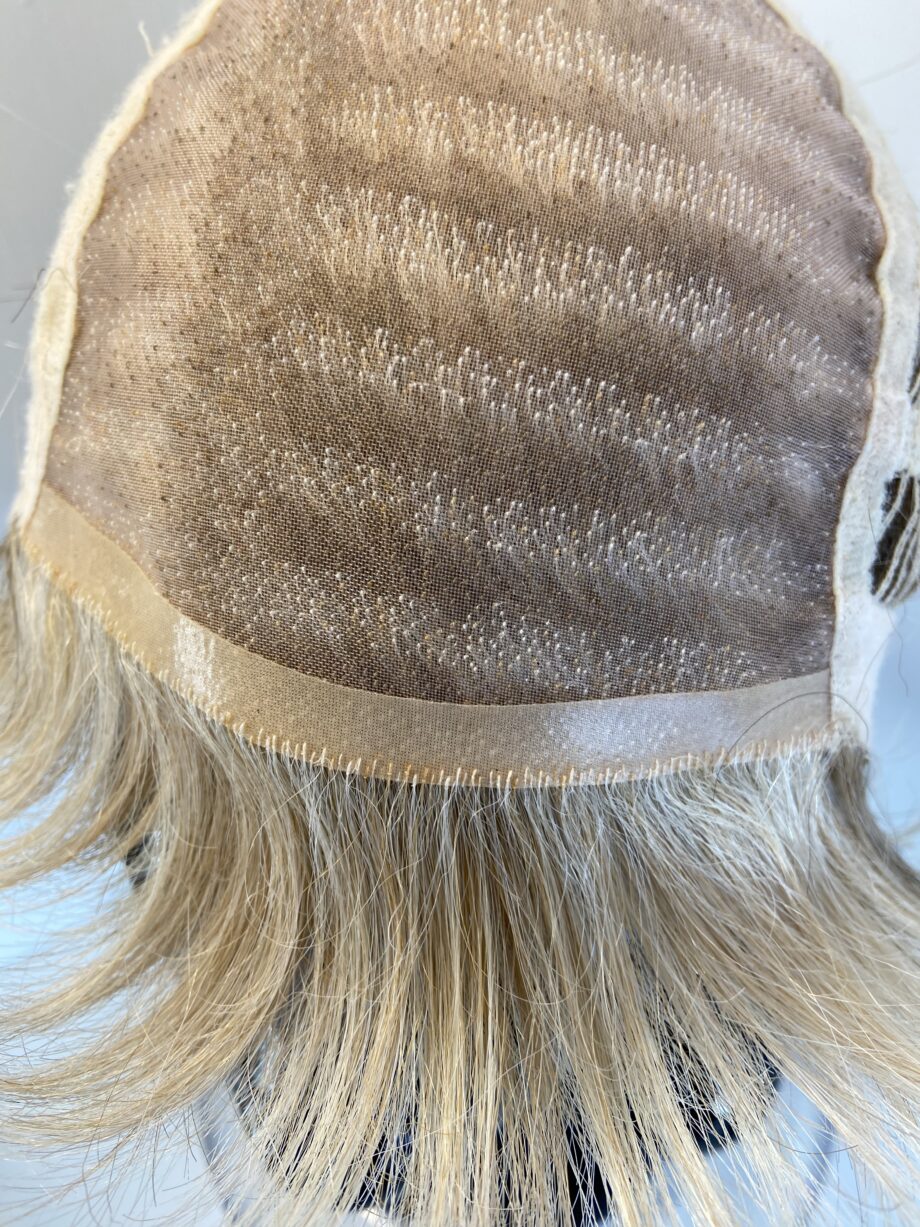 Short blonde Elle Wille collection wig. Blss76