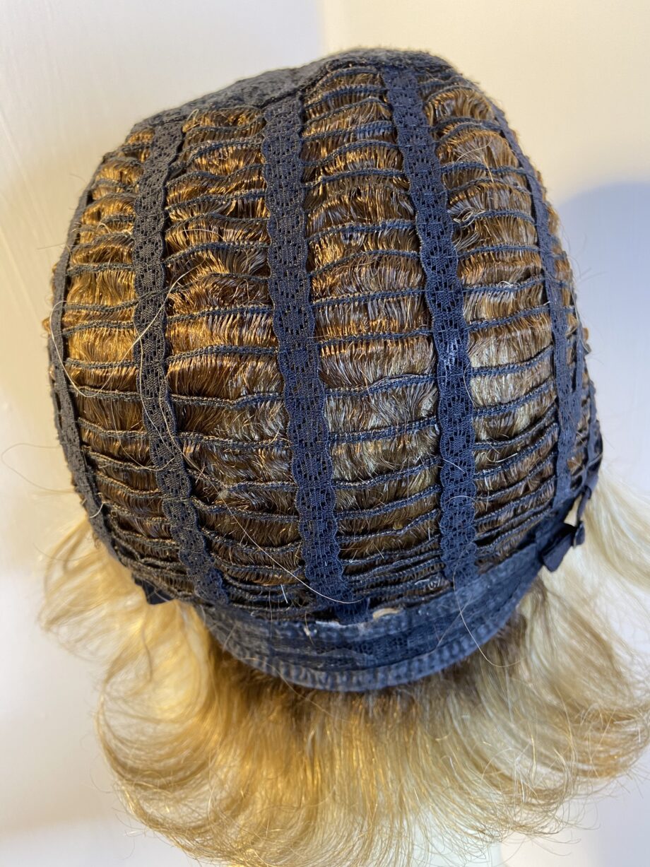 Blonde rooted wig. Blms542