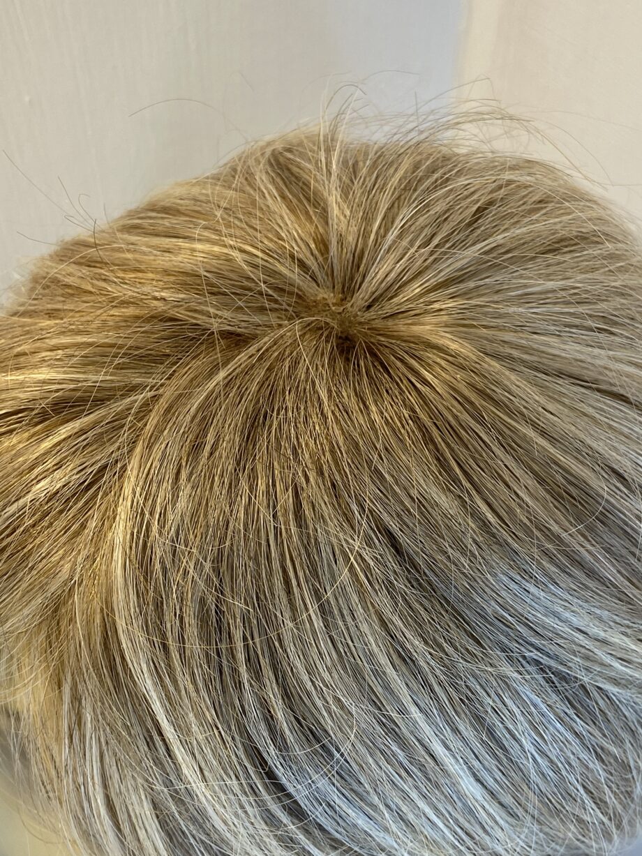 Blonde stylish wig. Blms97