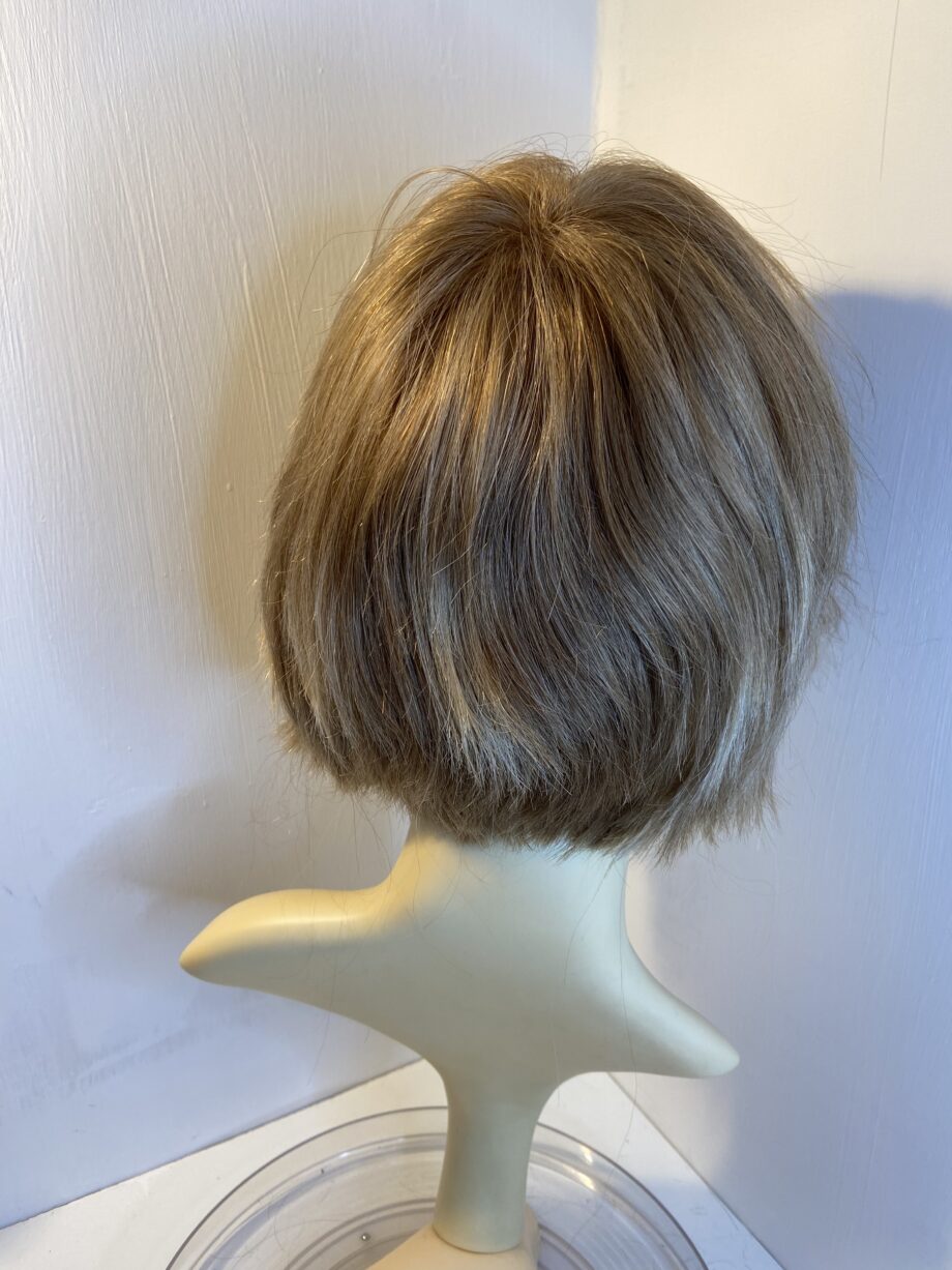 Funky soft highlighted soft cap  wig. Brmw616