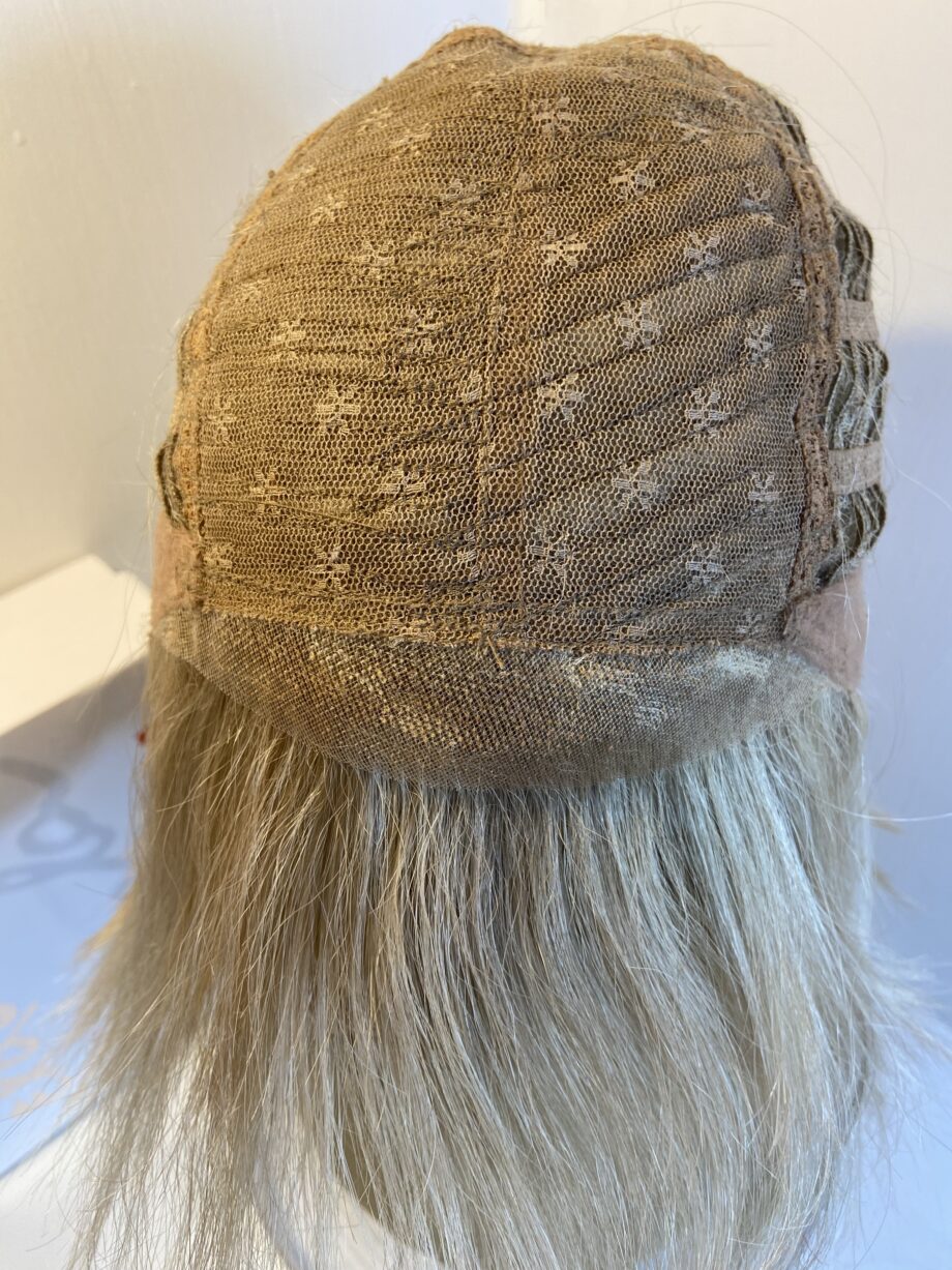 Light blonde hairworld wig. Bblms331
