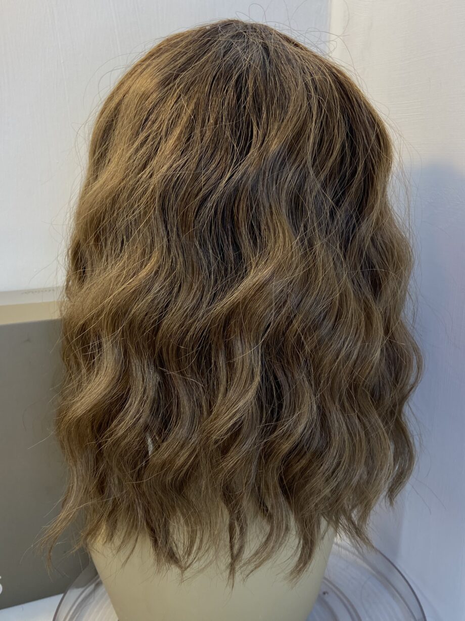 Stunning brown wavy modern wig. Bbrlw351