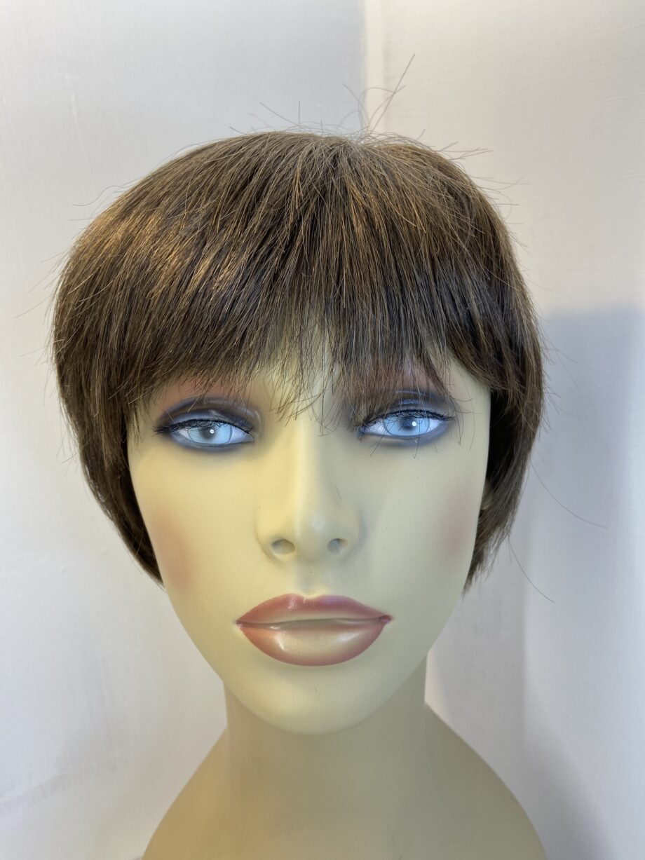 Very natural short brown wig. Brss631