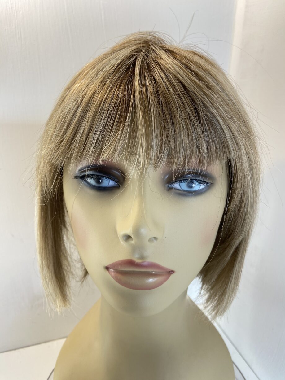 Rooted blonde Noriko collection wig. Blms77