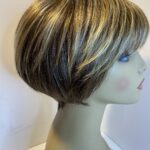 Lovely Shiny brown wig. Brss612