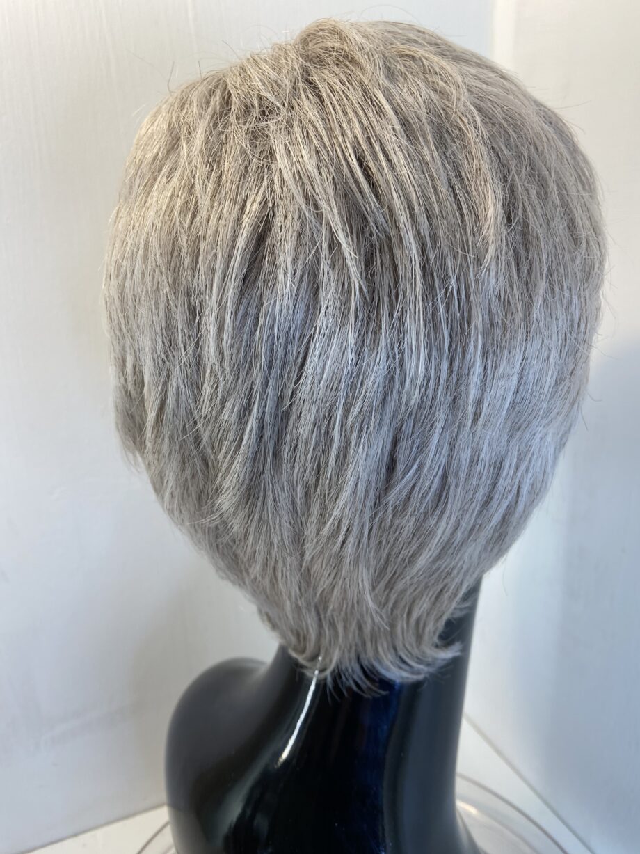 Grey Henry Margu short wig. Wss73
