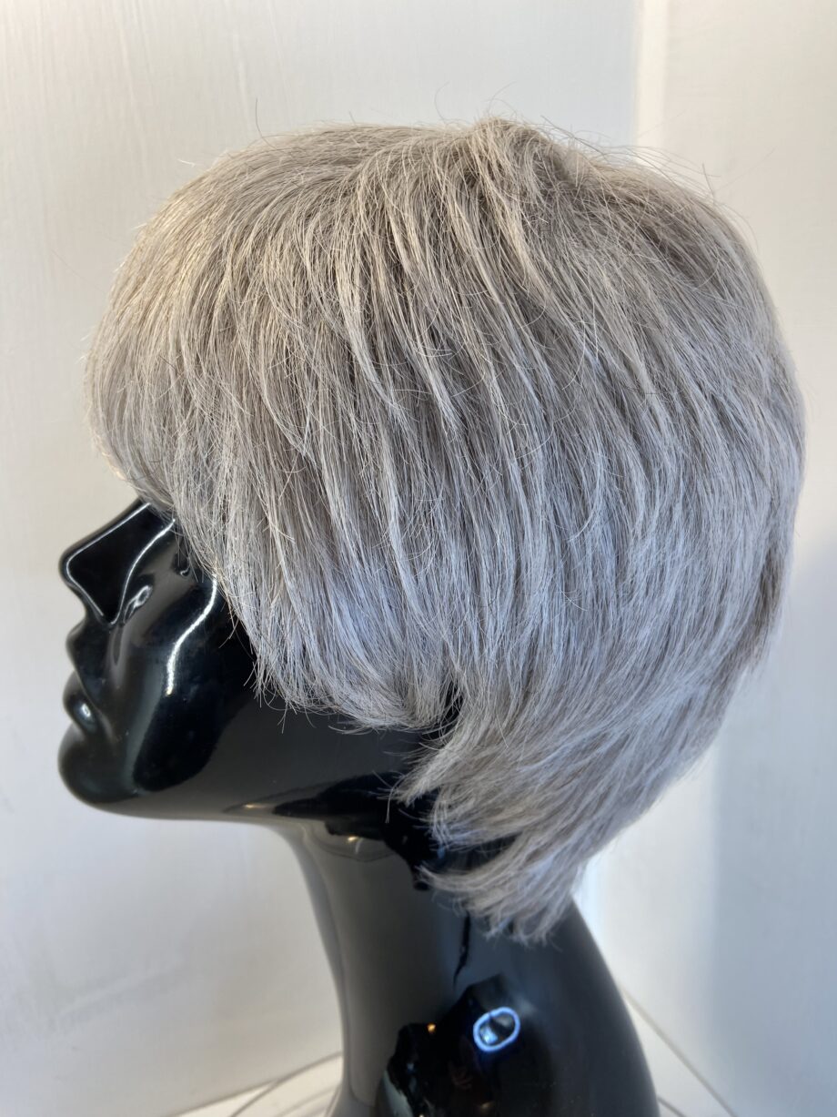 Grey Henry Margu short wig. Wss73
