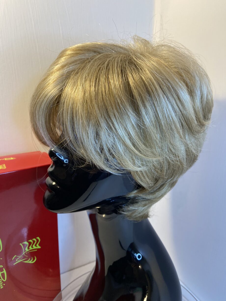 Rene of Paris creamy toffee blonde wig. Bblss333