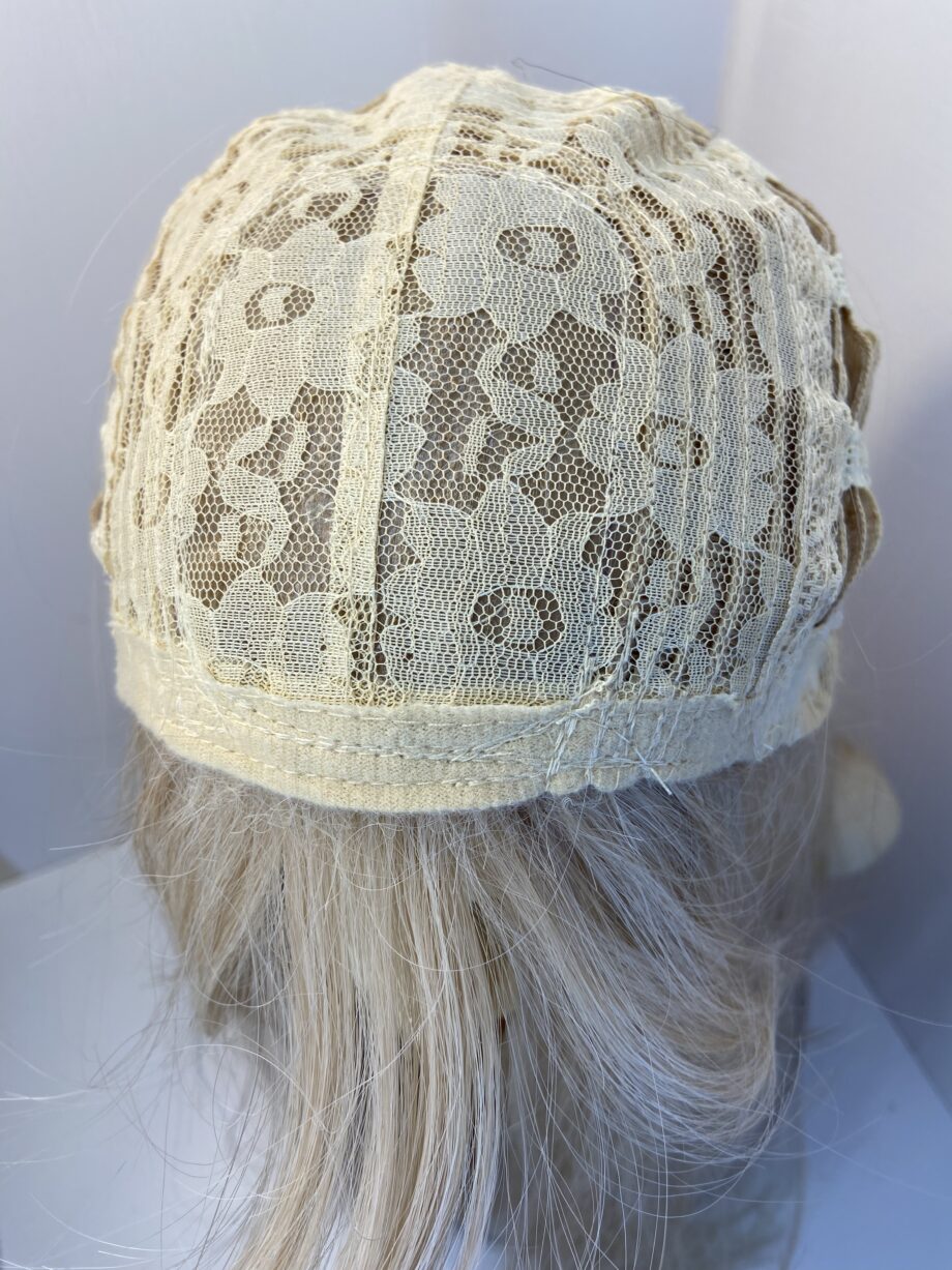 New extra long blonde wig. Bblls347