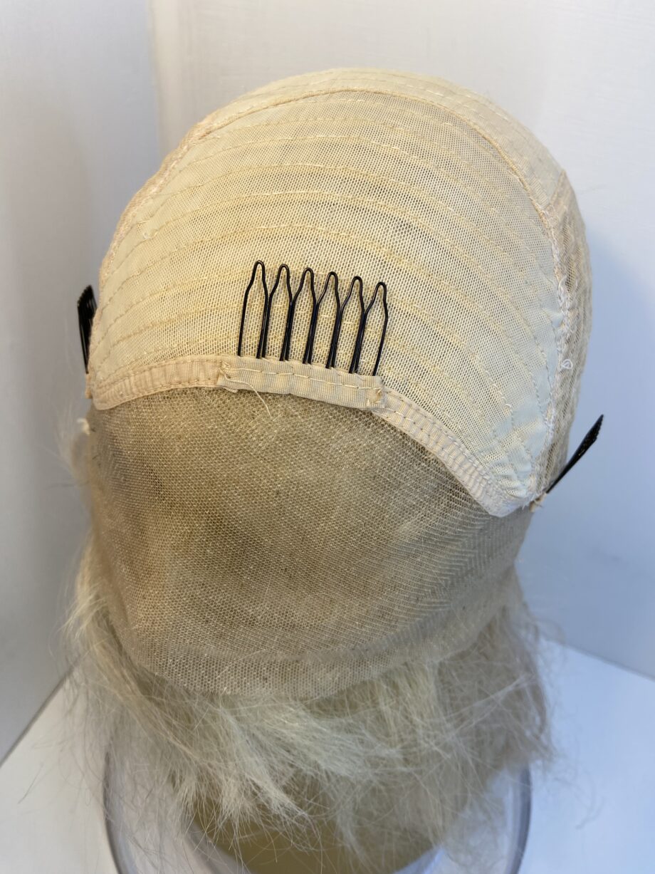 Long light blonde new wig. Bllw906