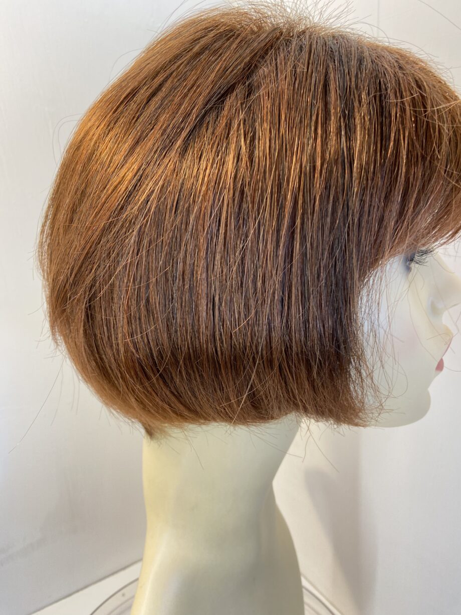 Beautiful shiny red wig. Rms624