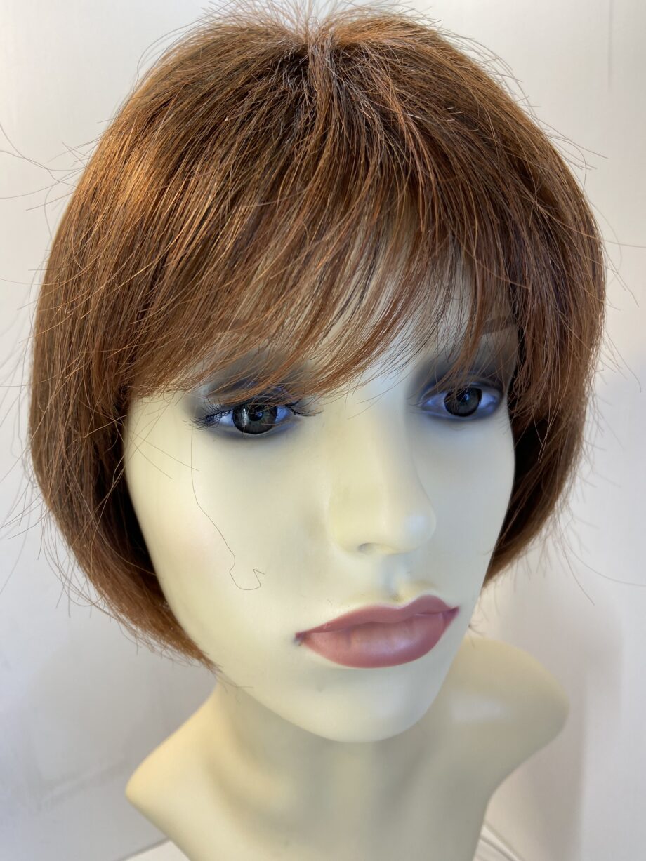 Beautiful shiny red wig. Rms624