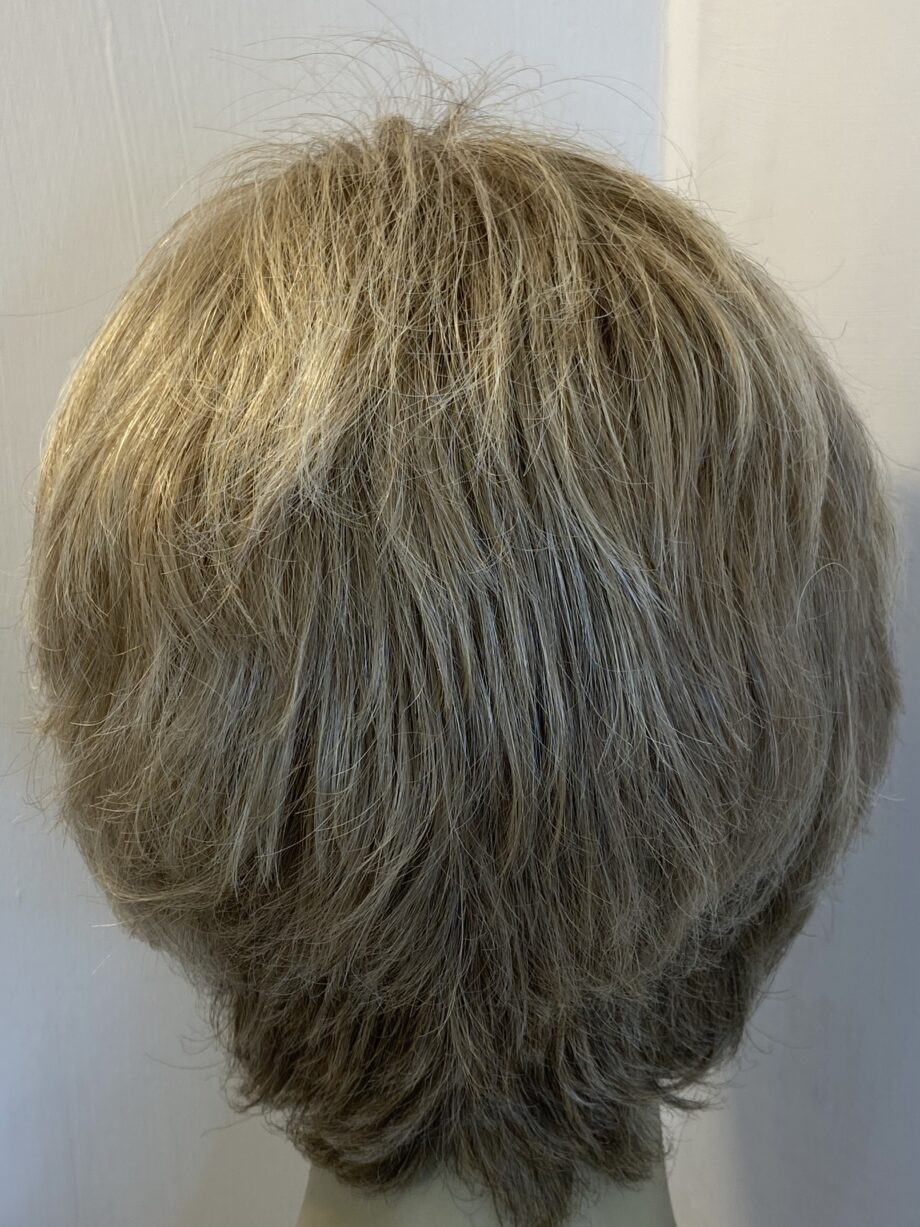 Blonde stylish wig. Blms97