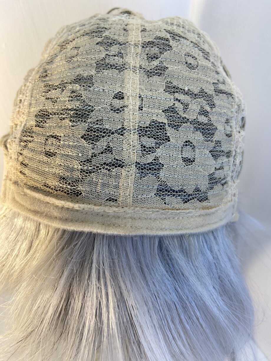 New Silver rooted short wig. Gss618