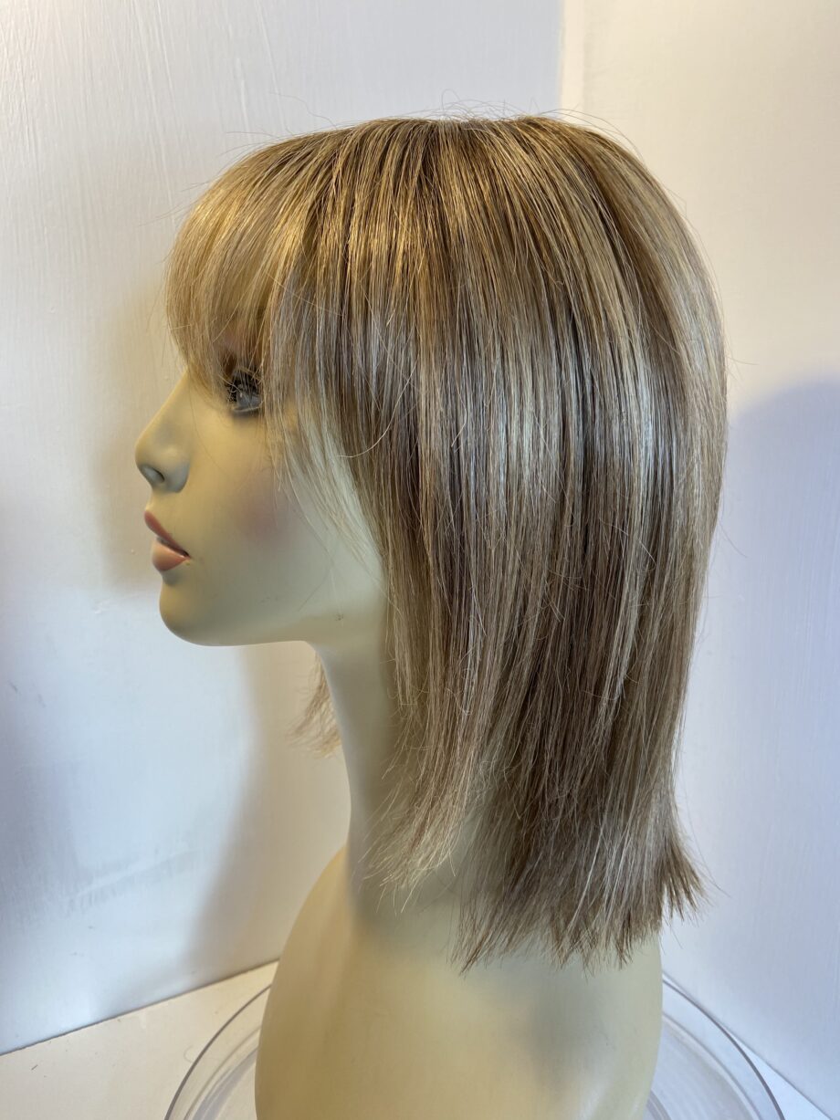Soft cap blonde Rene of Paris design wig. Blls532
