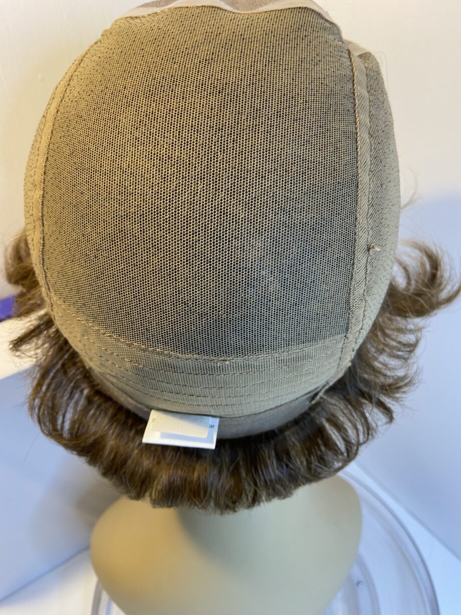 Super soft brown new wig. Bbrsw339