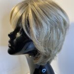 Stylish blonde wig. Blms543