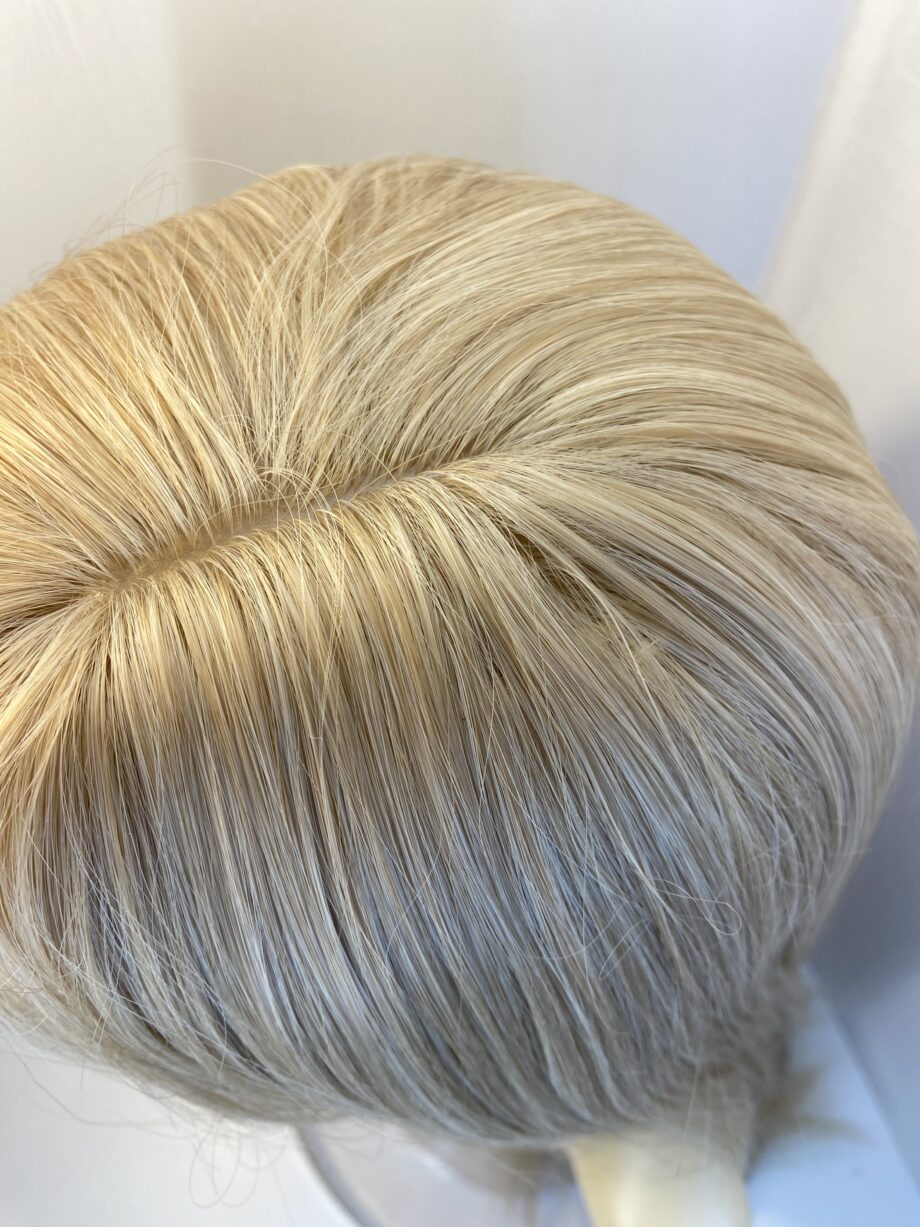 New extra long blonde wig. Bblls347