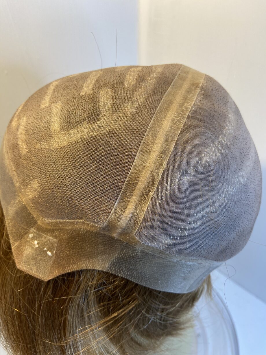Soft cap blonde highlighted wig. Blms613