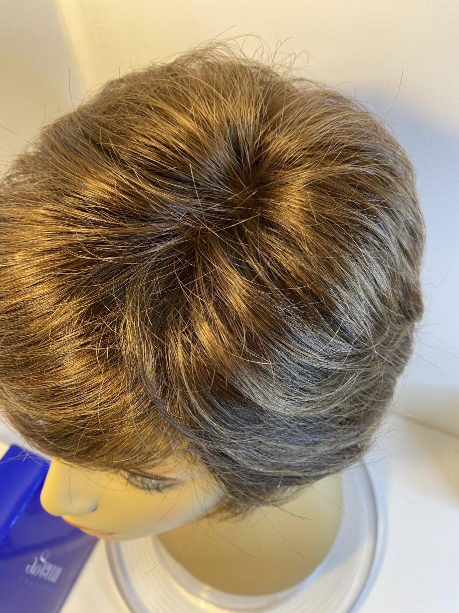 Beautiful Short brown vision 3000 wig. Bbrsw342