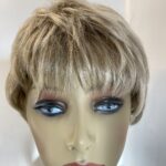 Raquel Welch blonde wig. Blms79