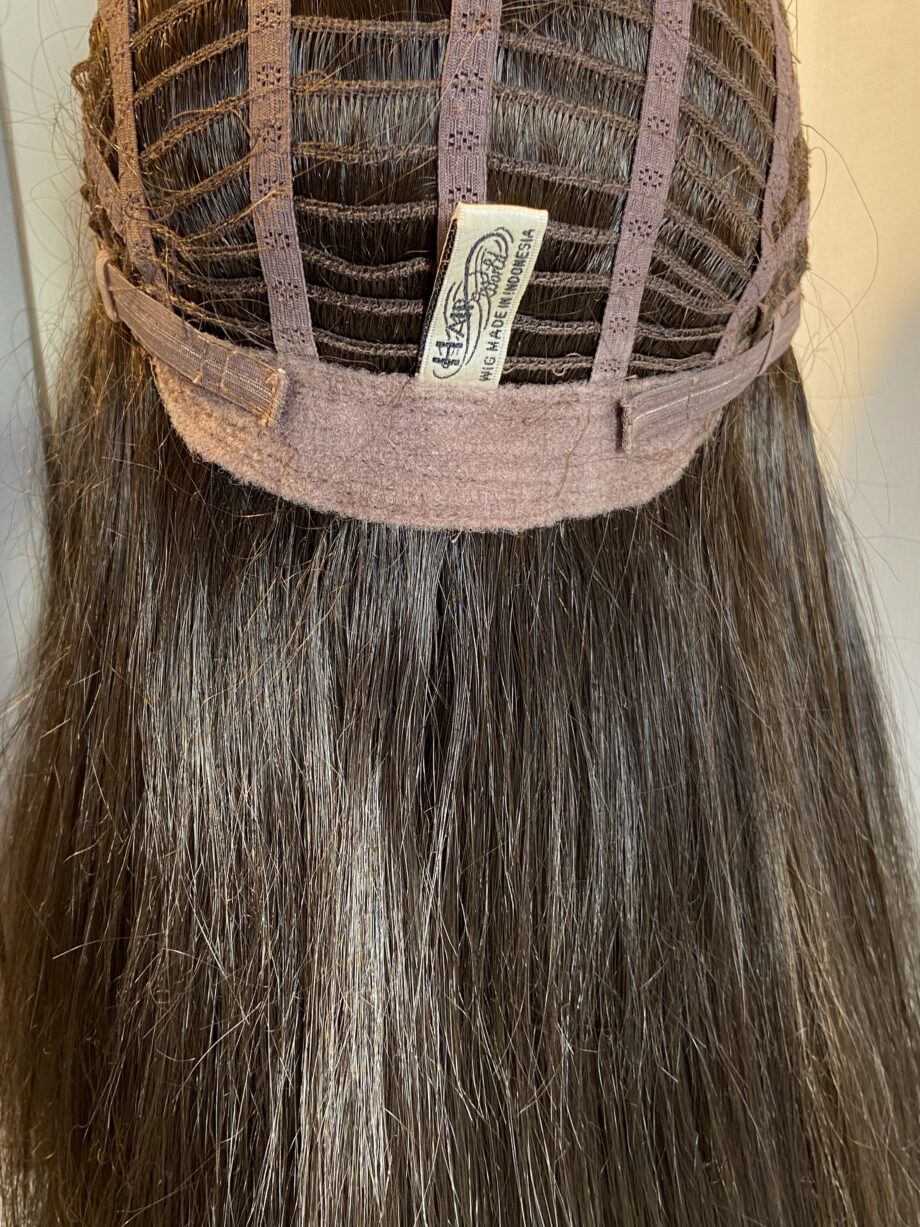 Boxed long brown wig. Bbrls326