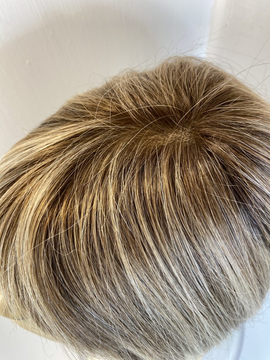 Rooted blonde Noriko collection wig. Blms77