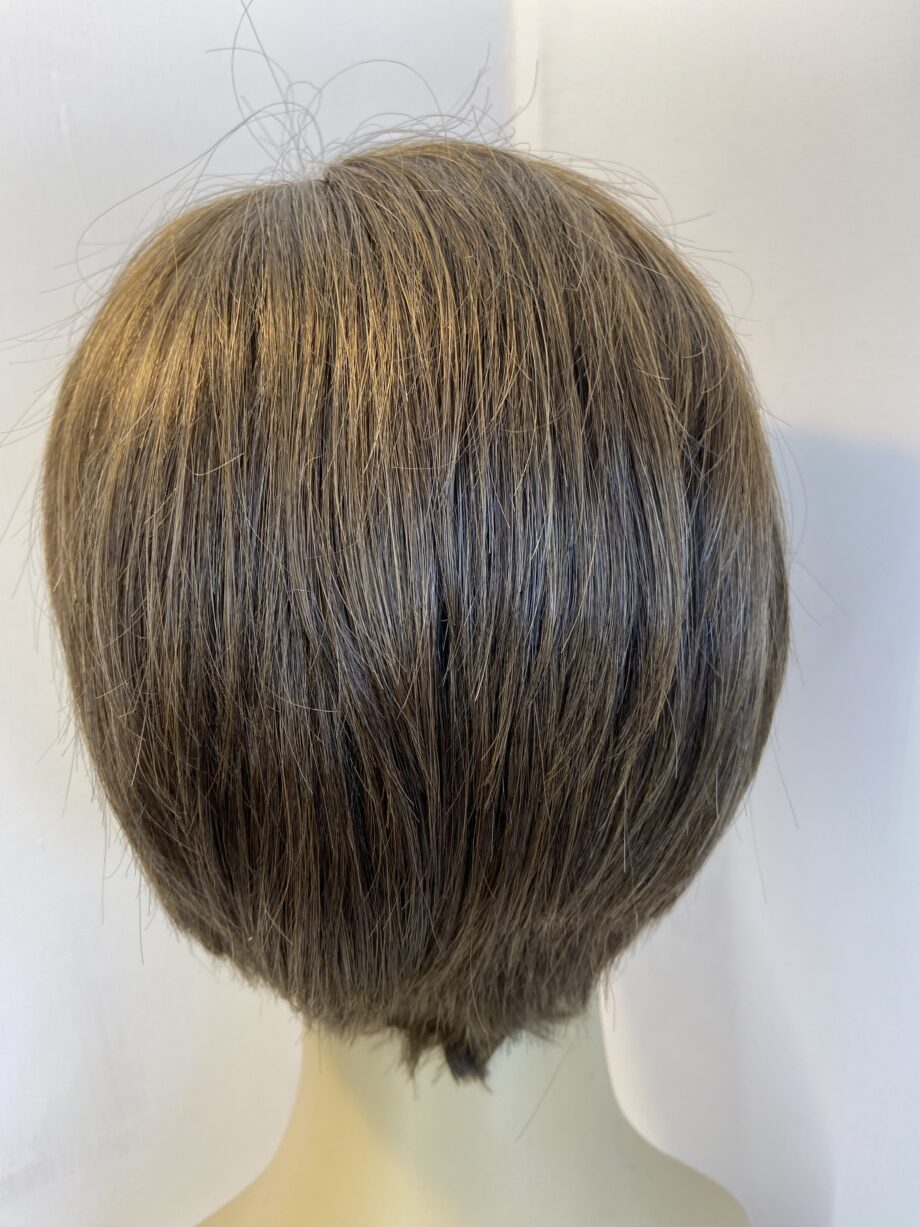 Very natural short brown wig. Brss631