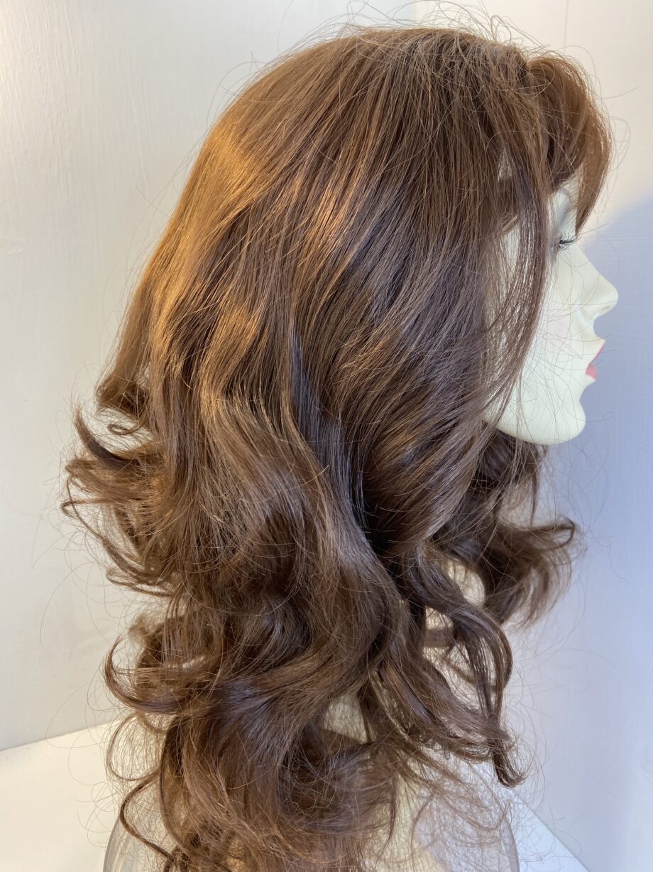 New long curly brown wig. Brlc556
