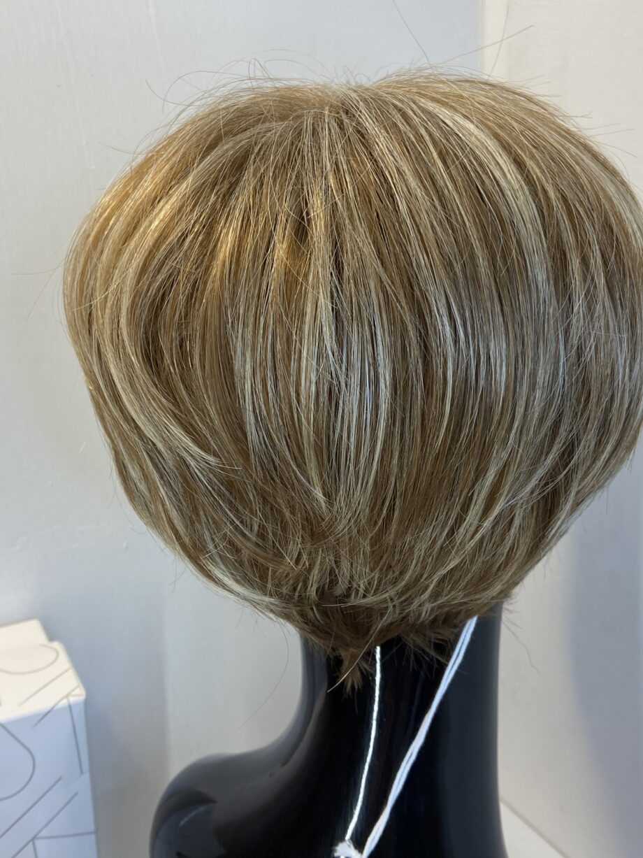 New Noriko collection blonde wig. Bblss387