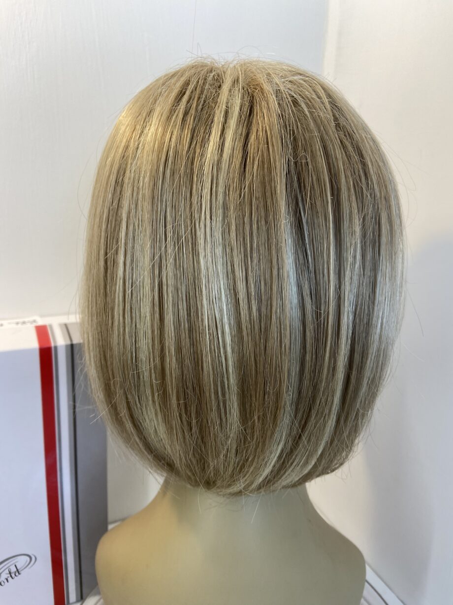 Blonde hair world wig. Bblms362