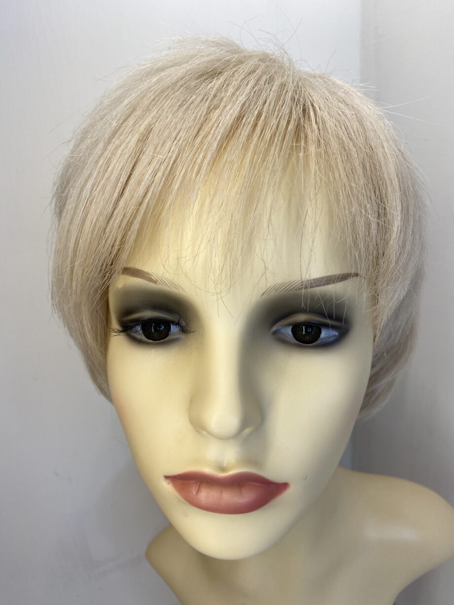 White short wig Ellen Wille collection. Wss548