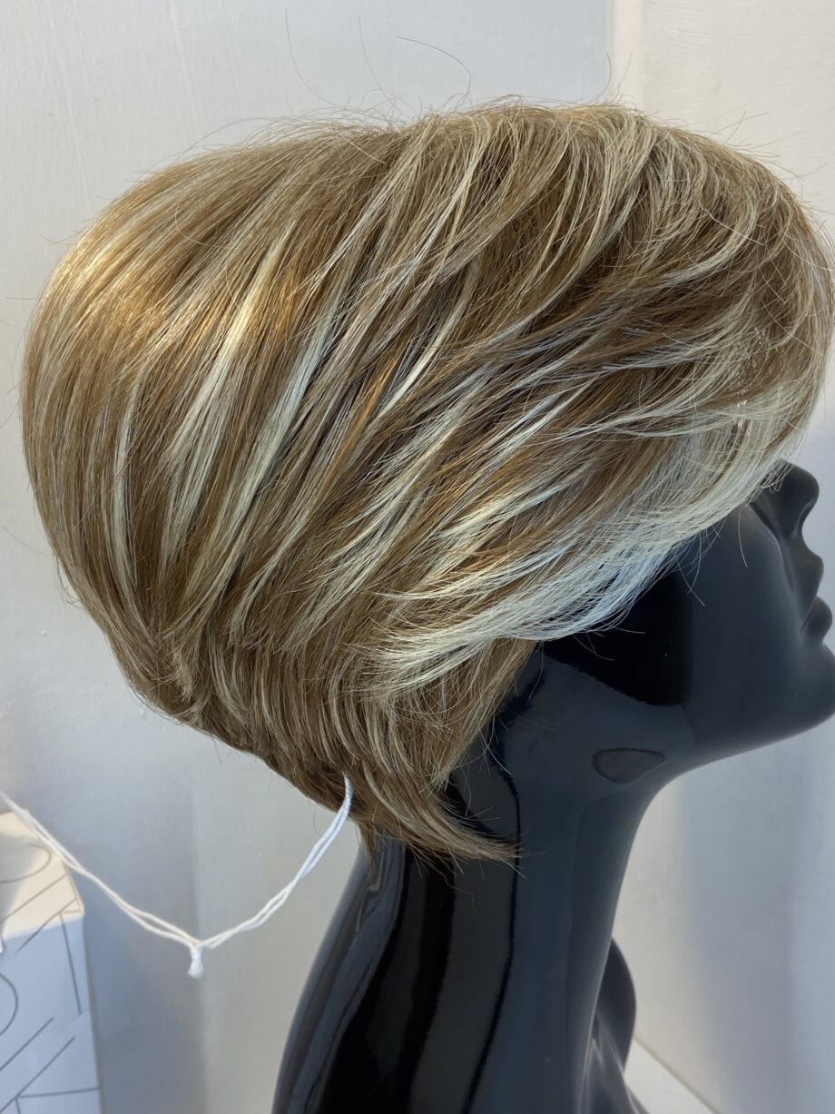 New Noriko collection blonde wig. Bblss387