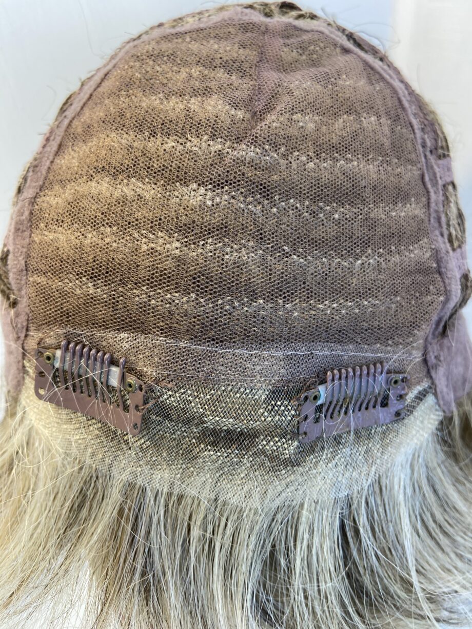 Lovely light brown/ blonde wig. Blms713
