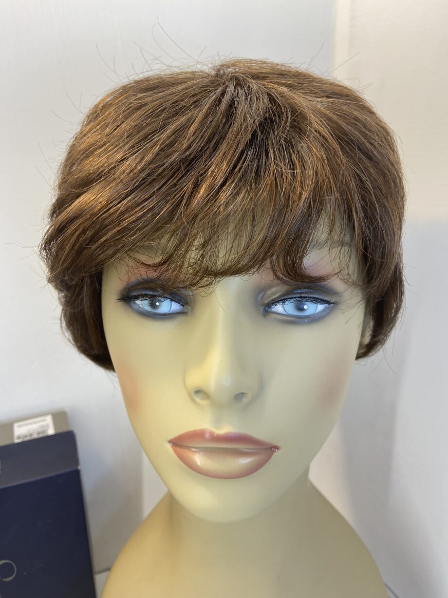 Ginger brown short wig. Bbrsw377