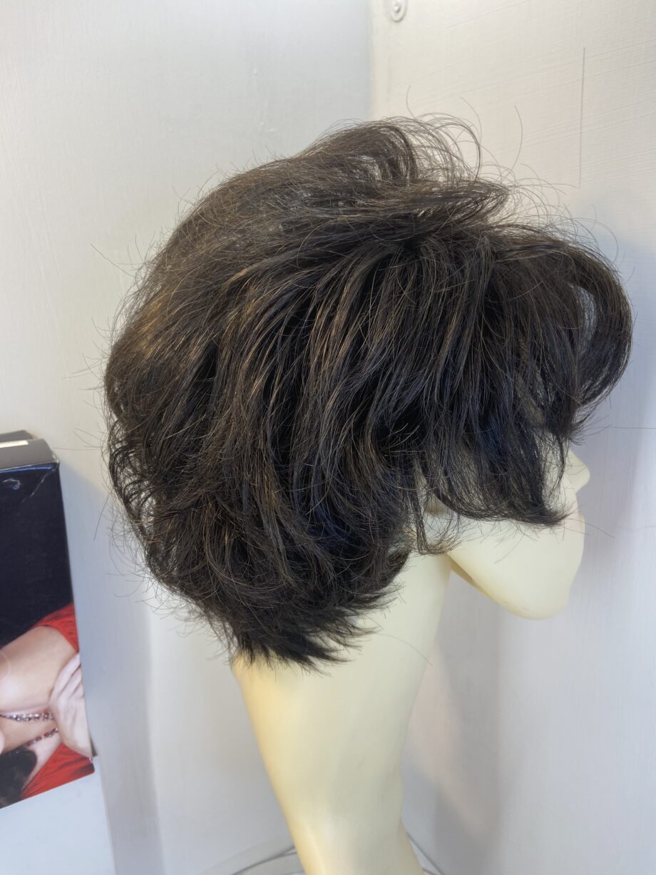 Dynasty by joan collins dark brown wig. Bbrbw380