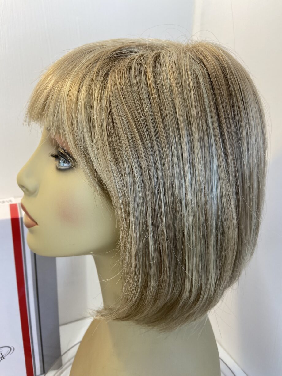 Blonde hair world wig. Bblms362